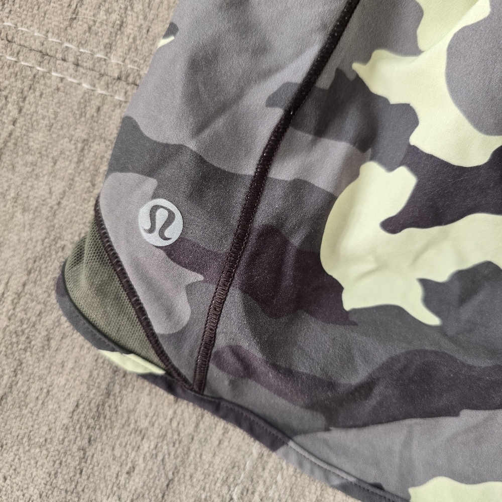 Lululemon Camo Print Running Women's Shorts Sz 4 Tall - Picture 6 of 8